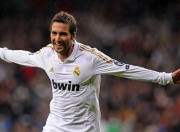 开云体育app-赛道烽烟，塞恩斯点燃赛场，红牛鏖战索伯的战术博弈