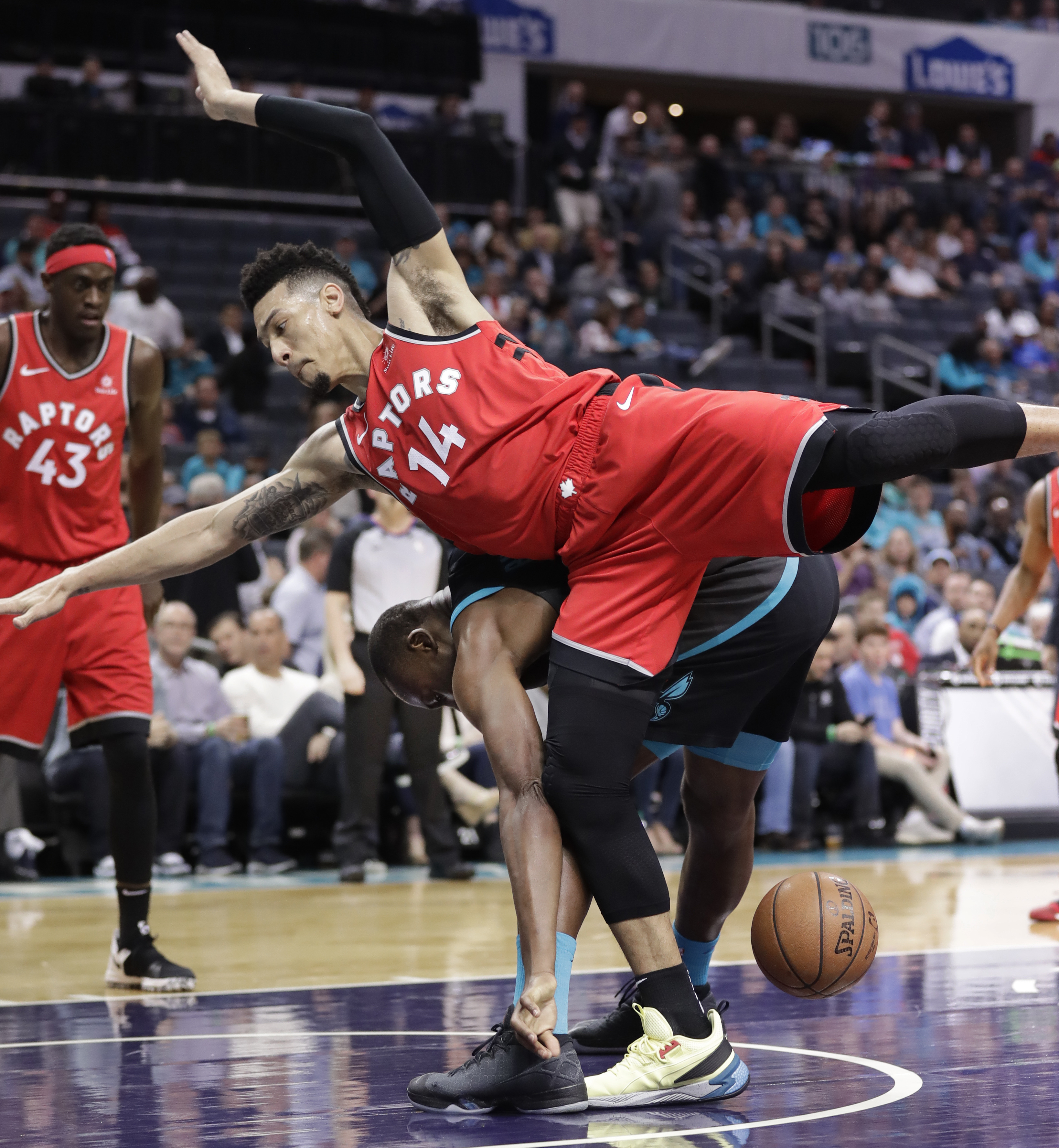 澳大利亚男篮完胜黄蜂,丹尼·格林统治全场 澳大利亚男篮完胜黄蜂,丹尼·格林统治全场