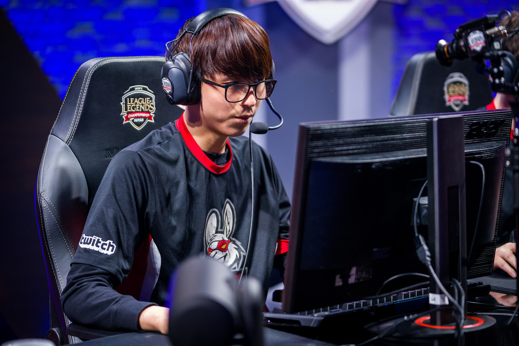 包含XL翻盘FNC,Hanssama完成帽子戏法的词条 包含XL翻盘FNC,Hanssama完成帽子戏法的词条