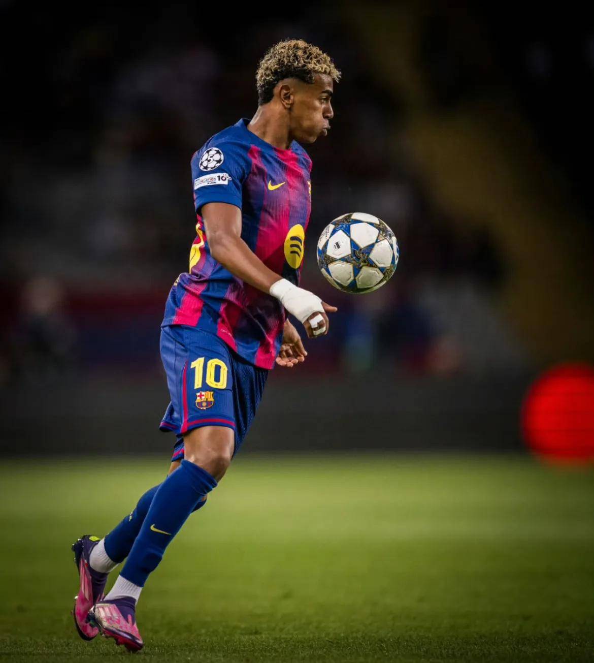 巴萨意外输球，梅西抢射帕克松球门