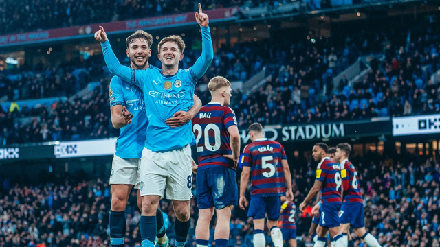 包含曼城主场大获全胜成为夺冠热门的词条 包含曼城主场大获全胜成为夺冠热门的词条