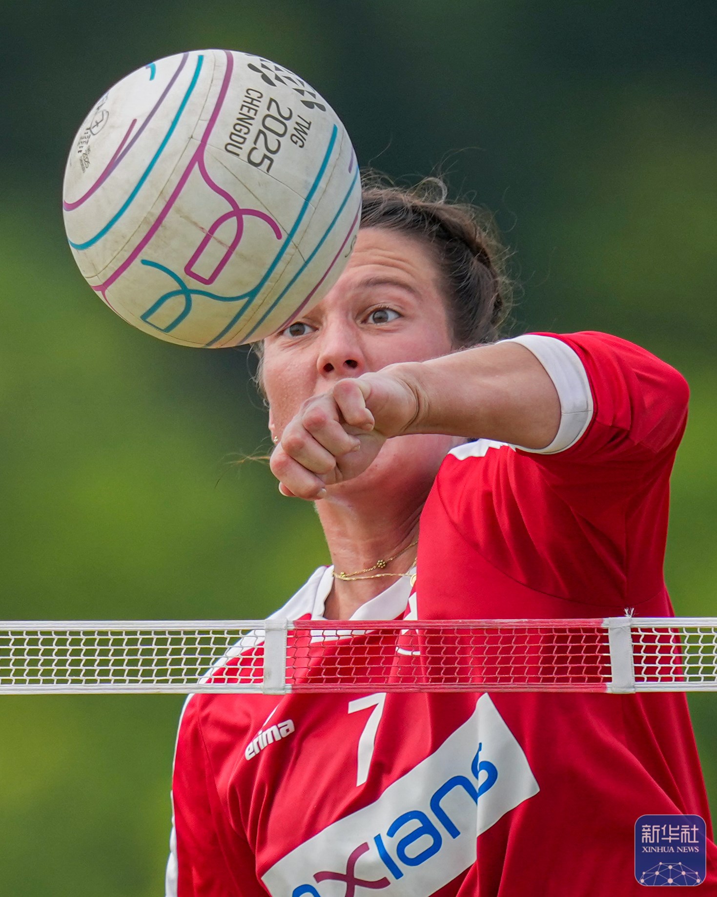 巴西女足球员获得一线出场机会的简单介绍