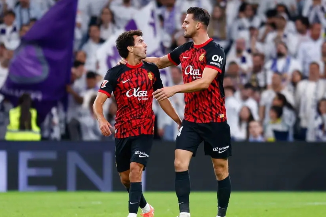 捷克后生小将勇击巴黎,波兰提早踏地 捷克后生小将勇击巴黎,波兰提早踏地