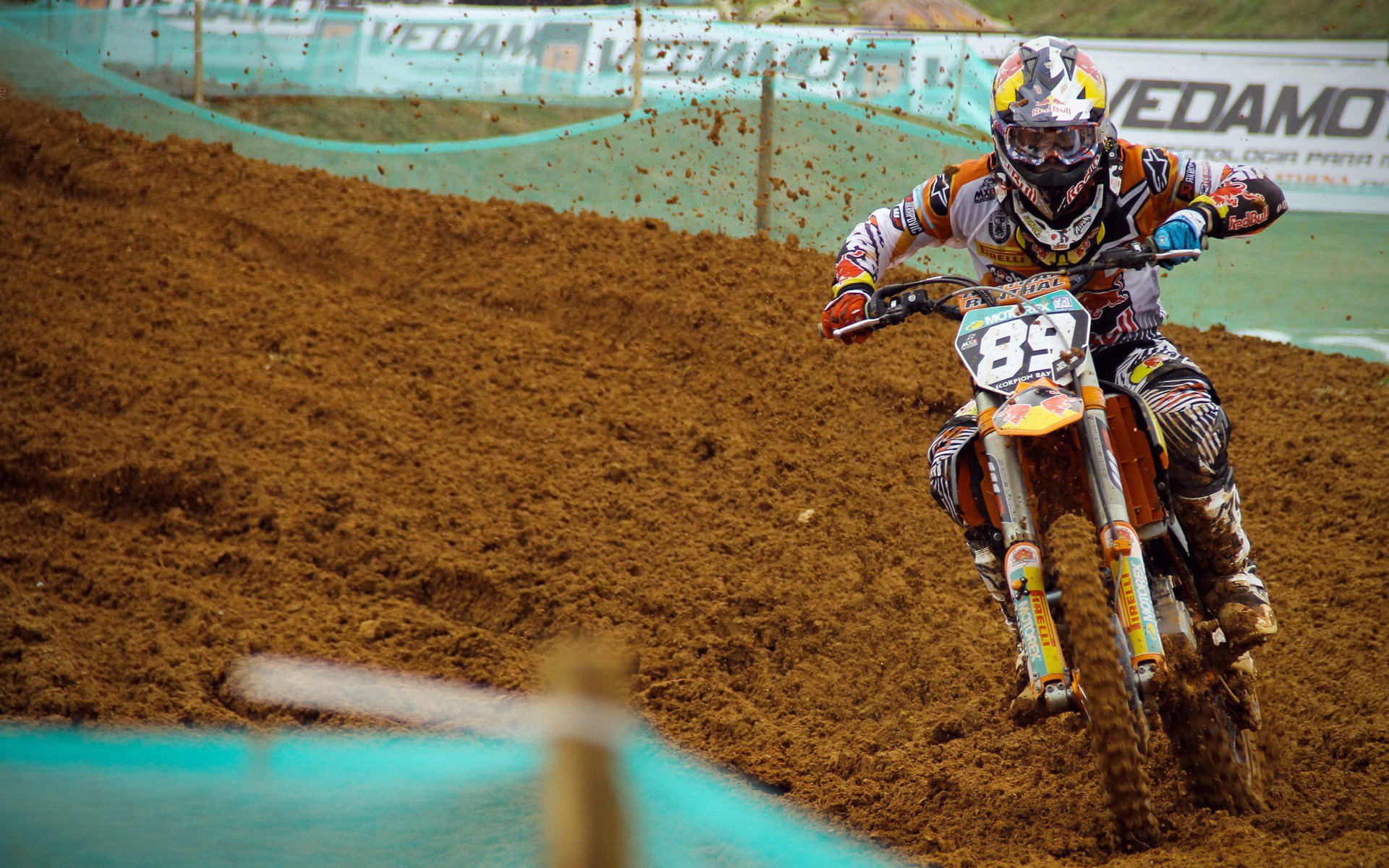 德甲争冠战焦点战，土耳其防守锁死加纳，战术博弈成胜负关键