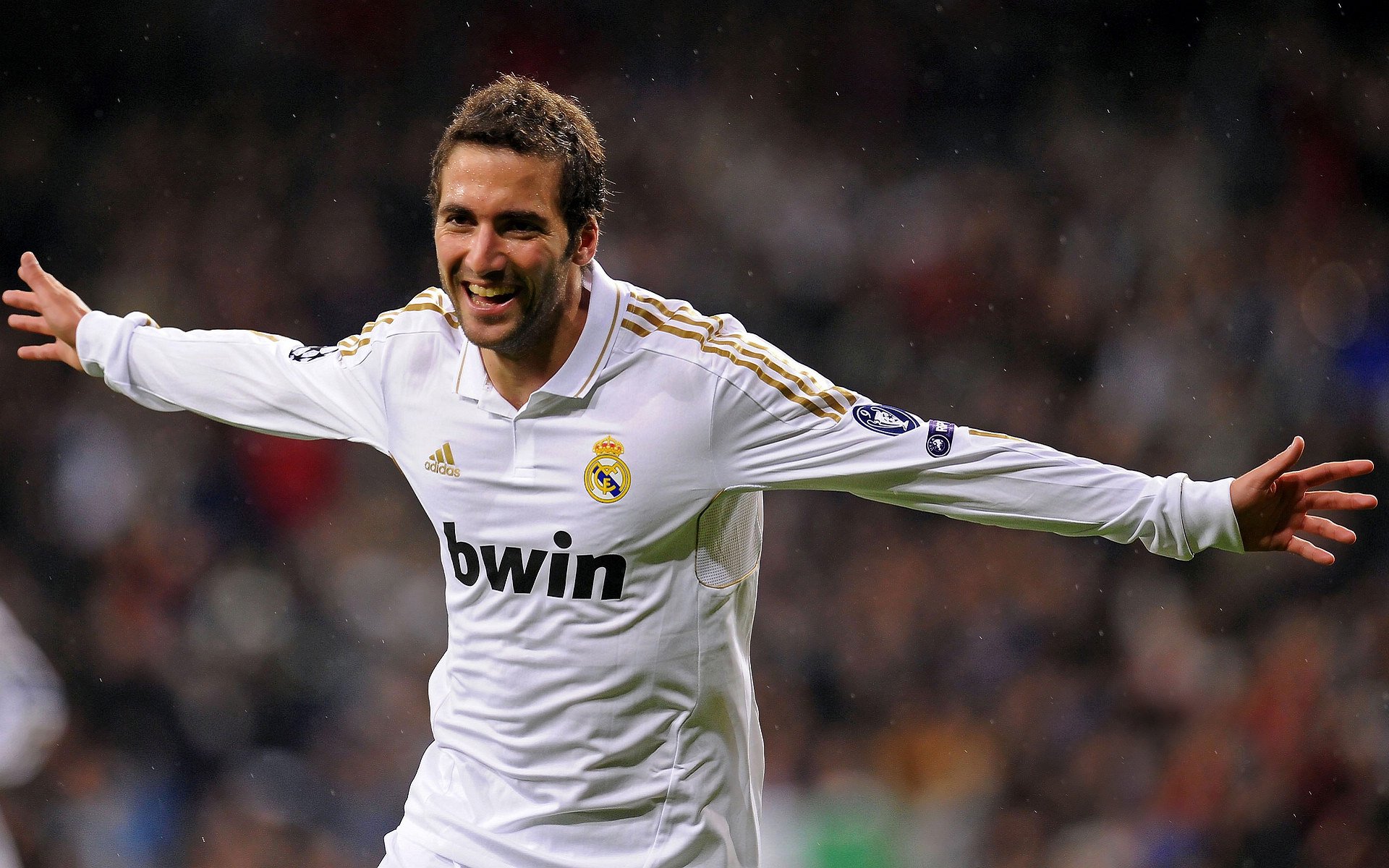 毫厘之间,塞恩斯关键制胜,索伯车队险胜哈斯的战术博弈